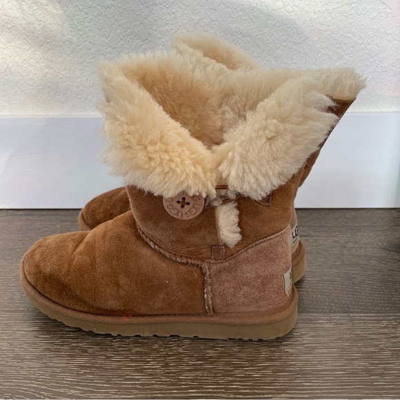 Ugg Australia Bailey Button II Short Boot Booties Size 5 Chestnut suede Uggs tan - Picture 9 of 11